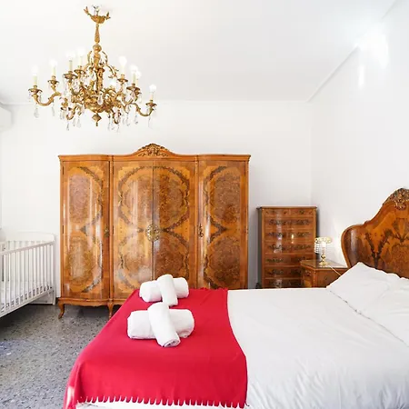 Bed Bcn Hills House Casa vacanze Barcellona