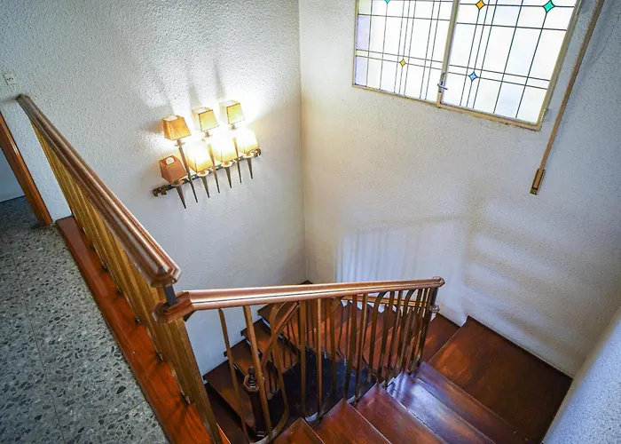 Bed Bcn Hills House بيت للعطل برشلونة