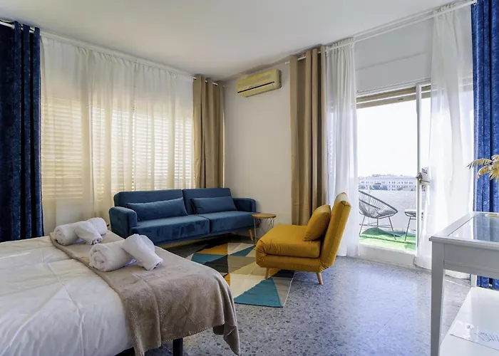 Bed Bcn Hills House بيت للعطل