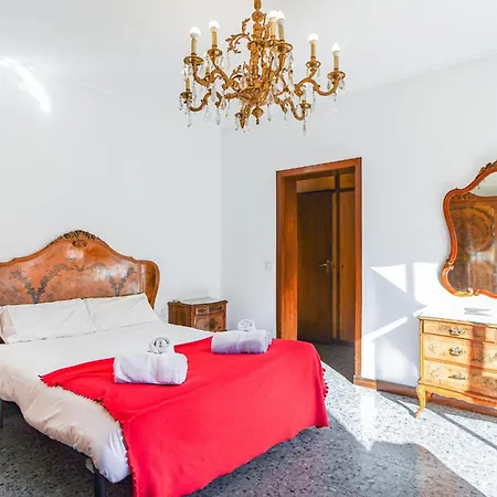 Tatil Evi Bed Bcn Hills House